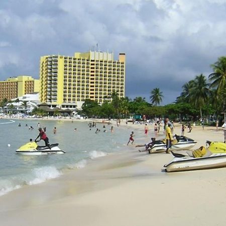 Skycastle Oasis Lägenhet Ocho Rios Exteriör bild