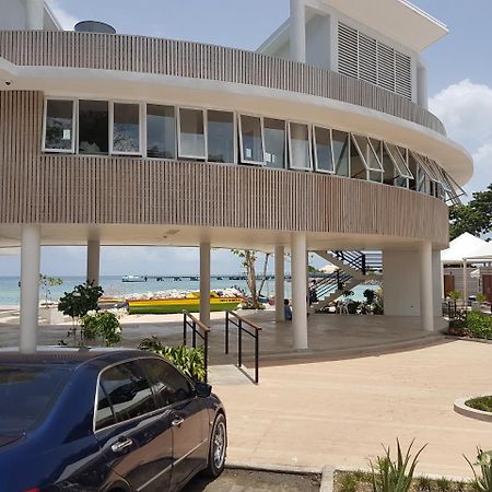 Skycastle Oasis Lägenhet Ocho Rios Exteriör bild