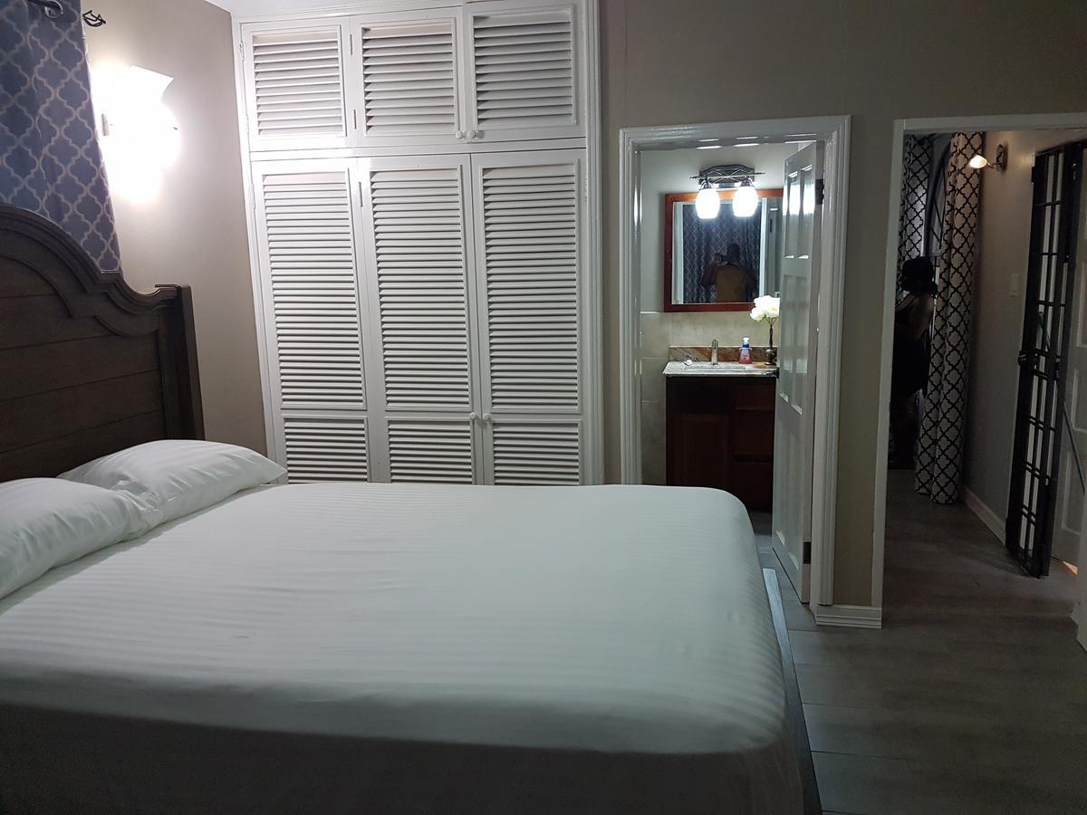 Skycastle Oasis Lägenhet Ocho Rios Exteriör bild