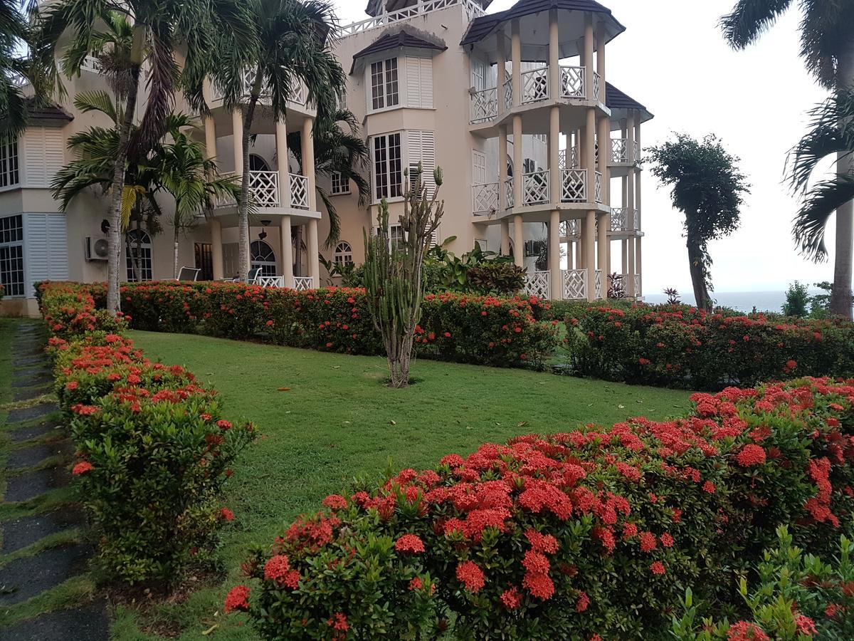 Skycastle Oasis Lägenhet Ocho Rios Exteriör bild