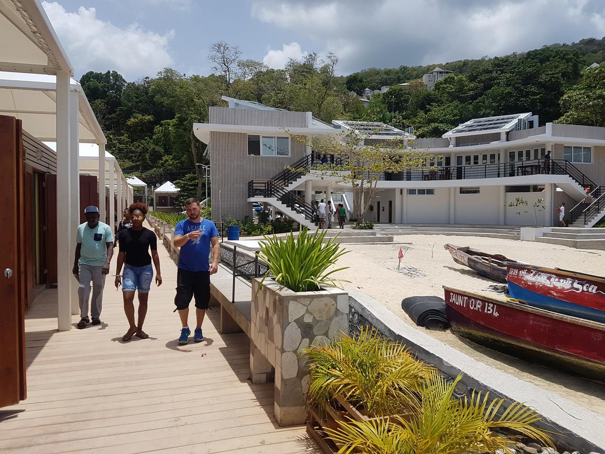Skycastle Oasis Lägenhet Ocho Rios Exteriör bild